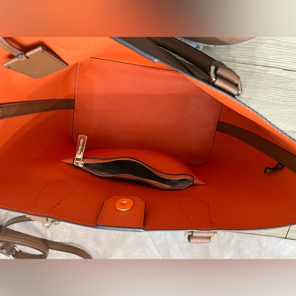 Michael Kors Tote Bag - Picture 6 of 8